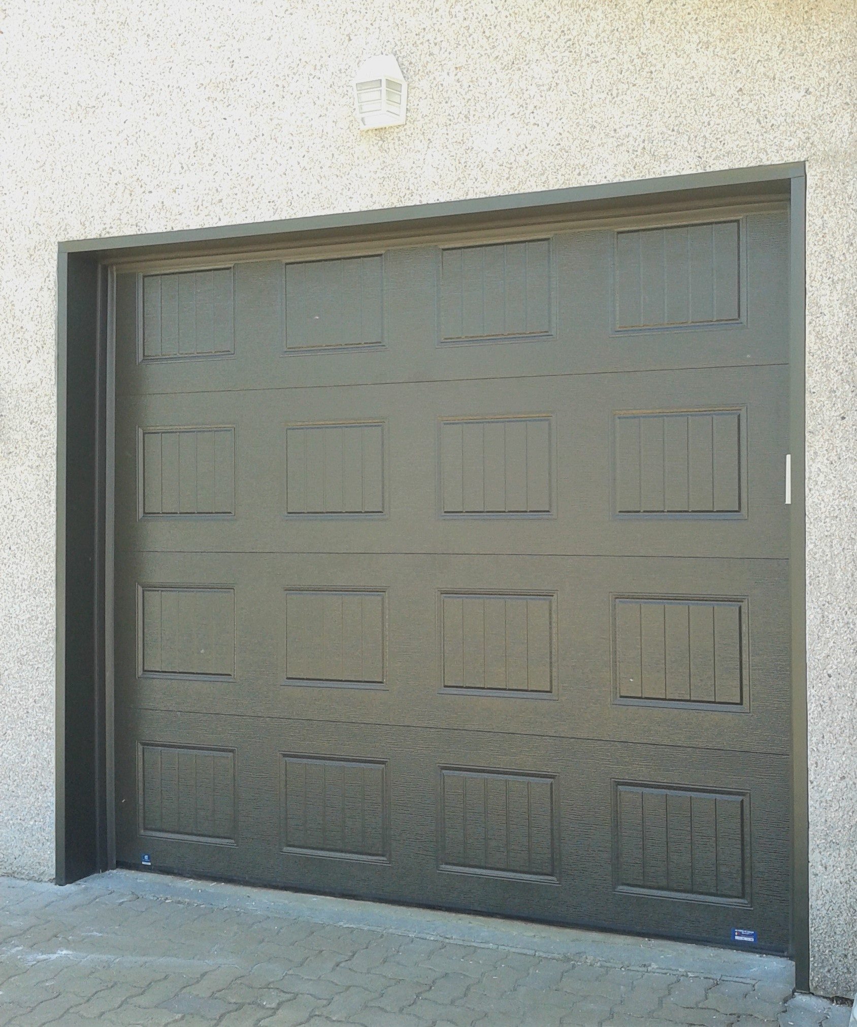 Garage doors - Traditional